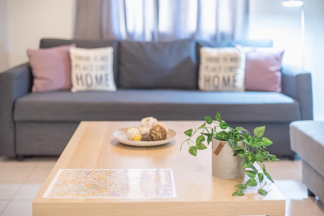 Apartment Erythros Boutique By Cloudkeys